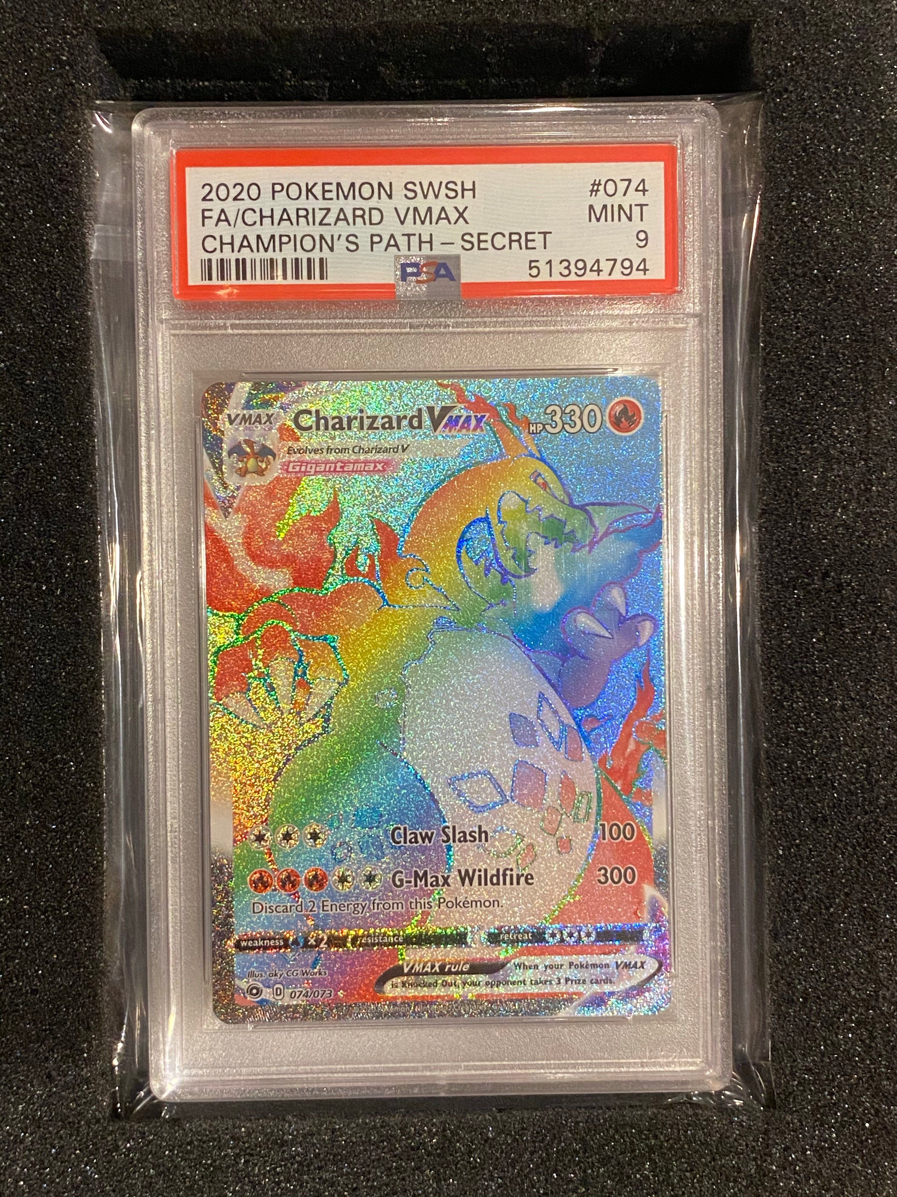 PSA 9 MINT - Rainbow Rare Charizard VMAX 074/073
